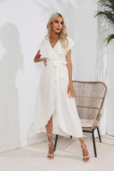 Robe élégante à volants et manches courtes à col en V